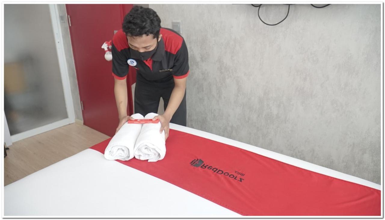 Reddoorz Plus Near Rs Rk Charitas 2 Palembang Exterior foto