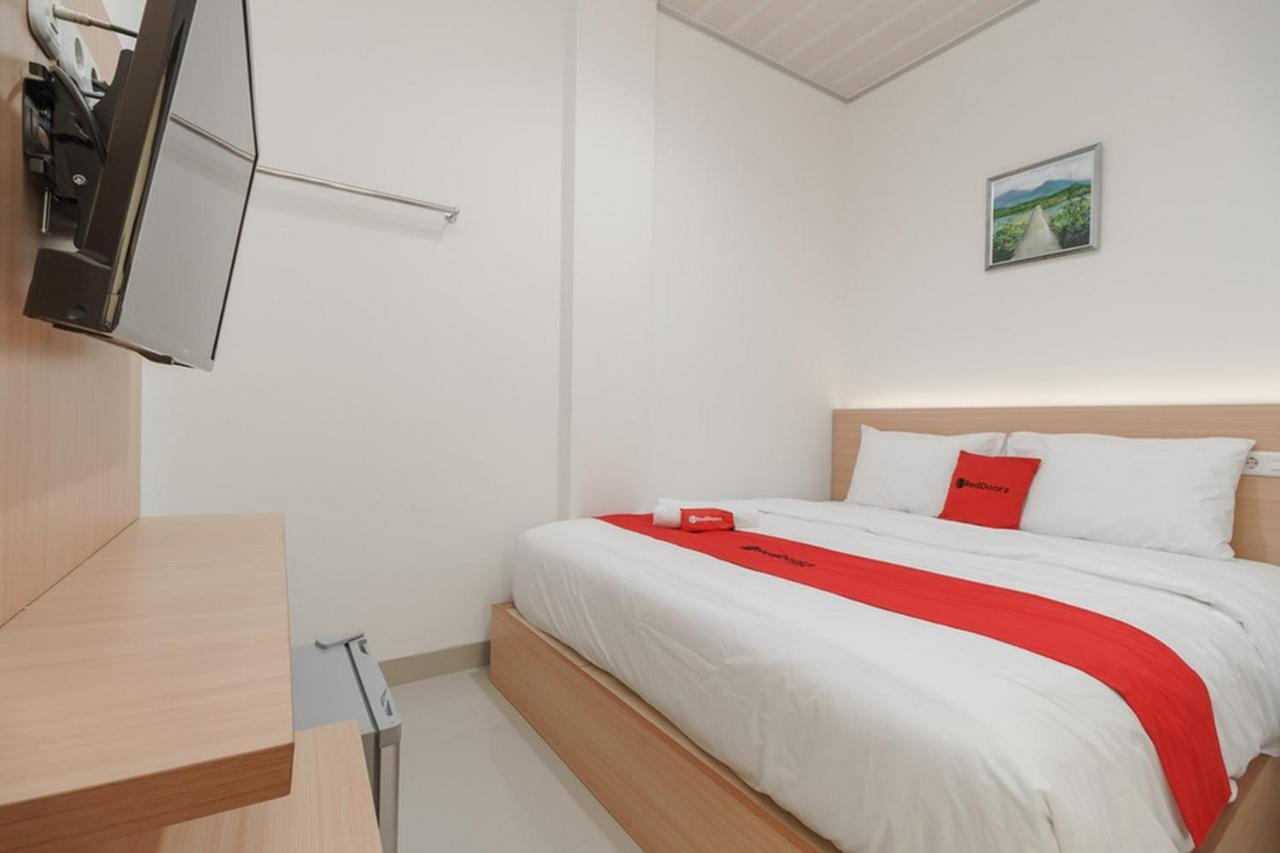 Reddoorz Plus Near Rs Rk Charitas 2 Palembang Exterior foto